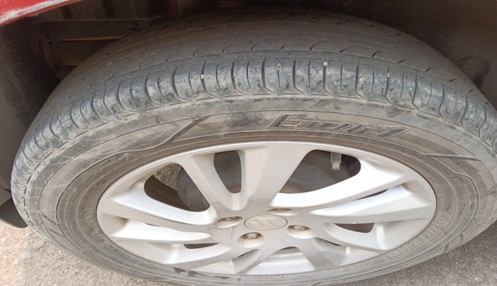 2012 Maruti Swift ZXI, Petrol, Manual, 78,748 km, tyre