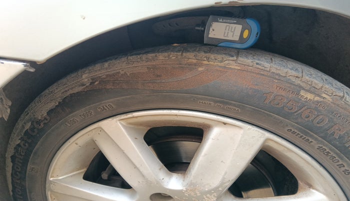 2011 Volkswagen Vento HIGHLINE DIESEL 1.6, Diesel, Manual, 1,52,022 km, tyre