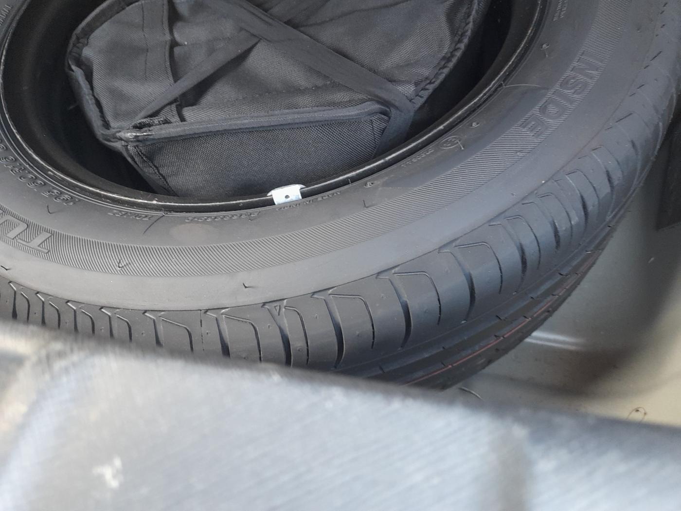 2023 Tata NEXON XM PETROL, Petrol, Manual, 5,600 km, tyre