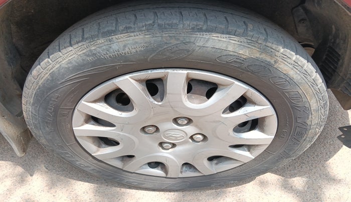 2011 Hyundai i20 MAGNA 1.4 CRDI, Diesel, Manual, 2,21,104 km, tyre