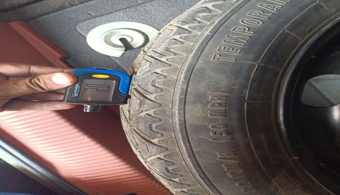 2014 Audi Q3 2.0 TDI, Diesel, Automatic, 1,16,828 km, tyre