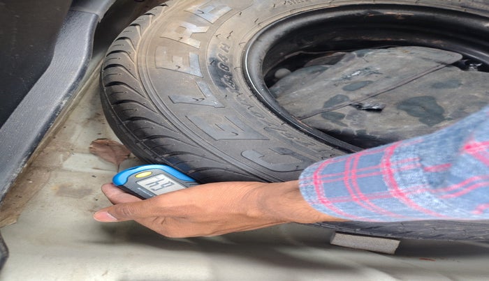 2013 Hyundai i20 MAGNA 1.2, Petrol, Manual, 57,577 km, tyre