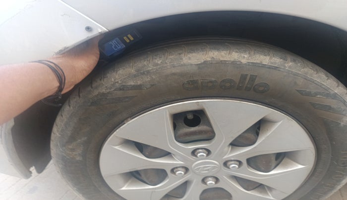 2014 Hyundai Xcent S 1.2, Petrol, Manual, 1,59,156 km, tyre