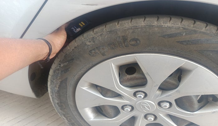 2014 Hyundai Xcent S 1.2, Petrol, Manual, 1,59,156 km, tyre
