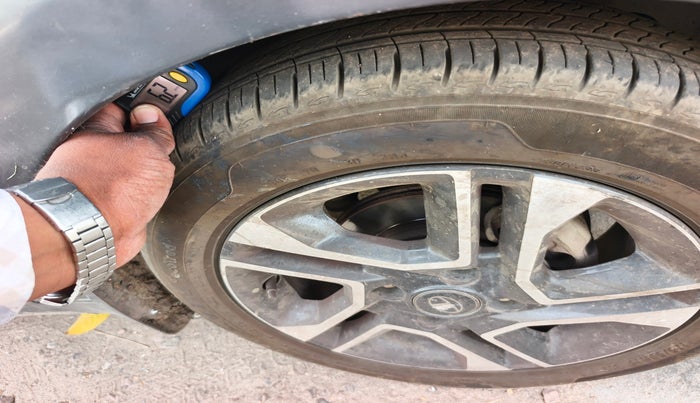 2020 Tata Tiago XZ PLUS PETROL, Petrol, Manual, 4,00,000 km, tyre