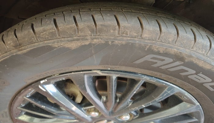 2019 Maruti XL6 ZETA MT, Petrol, Manual, 83,000 km, tyre