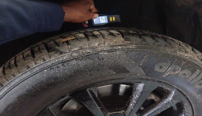 2023 Mahindra SCORPIO-N Z8 L PETROL MT 7 STR, Petrol, Manual, 15,296 km, tyre