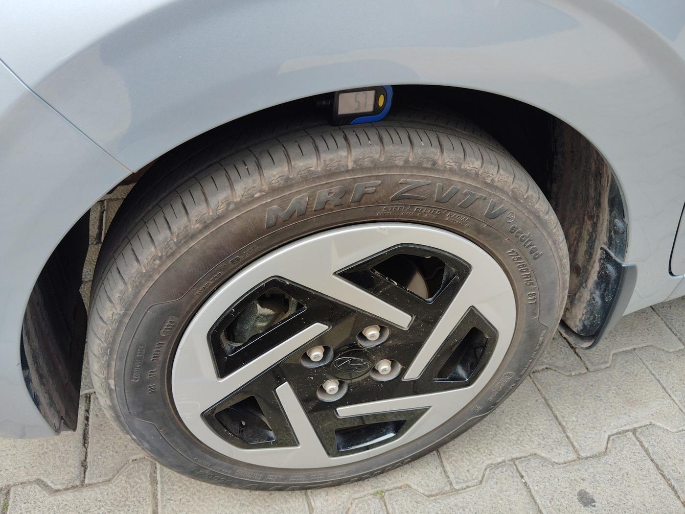 2024 Hyundai GRAND I10 NIOS SPORTZ AMT 1.2 KAPPA VTVT, Petrol, Automatic, 17,932 km, tyre