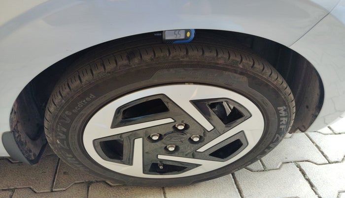 2024 Hyundai GRAND I10 NIOS SPORTZ AMT 1.2 KAPPA VTVT, Petrol, Automatic, 17,932 km, tyre
