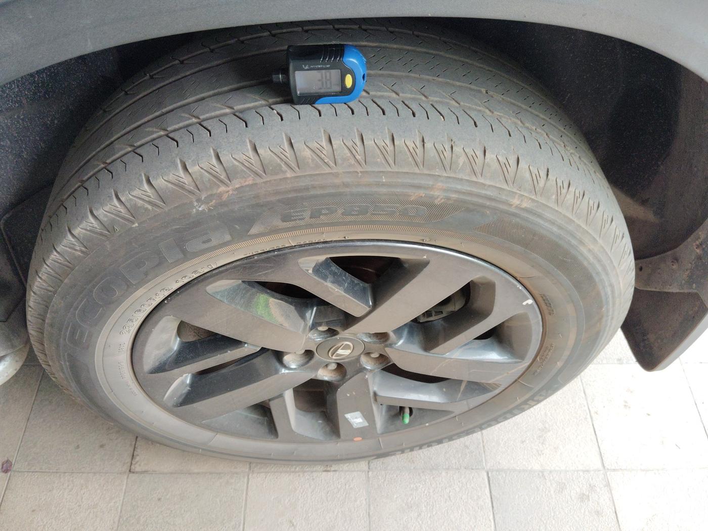 2021 Tata Safari XZA PLUS 6S ADVENTURE, Diesel, Automatic, 83,664 km, tyre