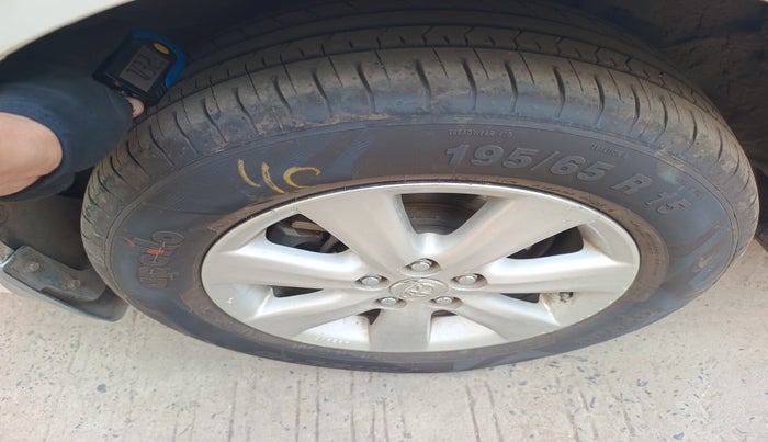 2015 Toyota Corolla Altis G DIESEL, Diesel, Manual, 60,673 km, tyre