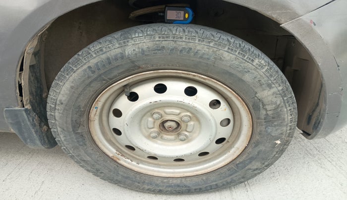 2010 Maruti Ritz LXI, Petrol, Manual, 81,427 km, tyre