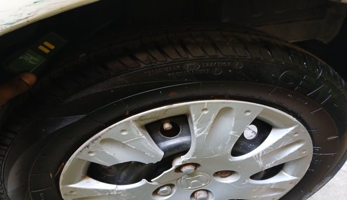2012 Honda Brio S MT, Petrol, Manual, 1,25,807 km, tyre
