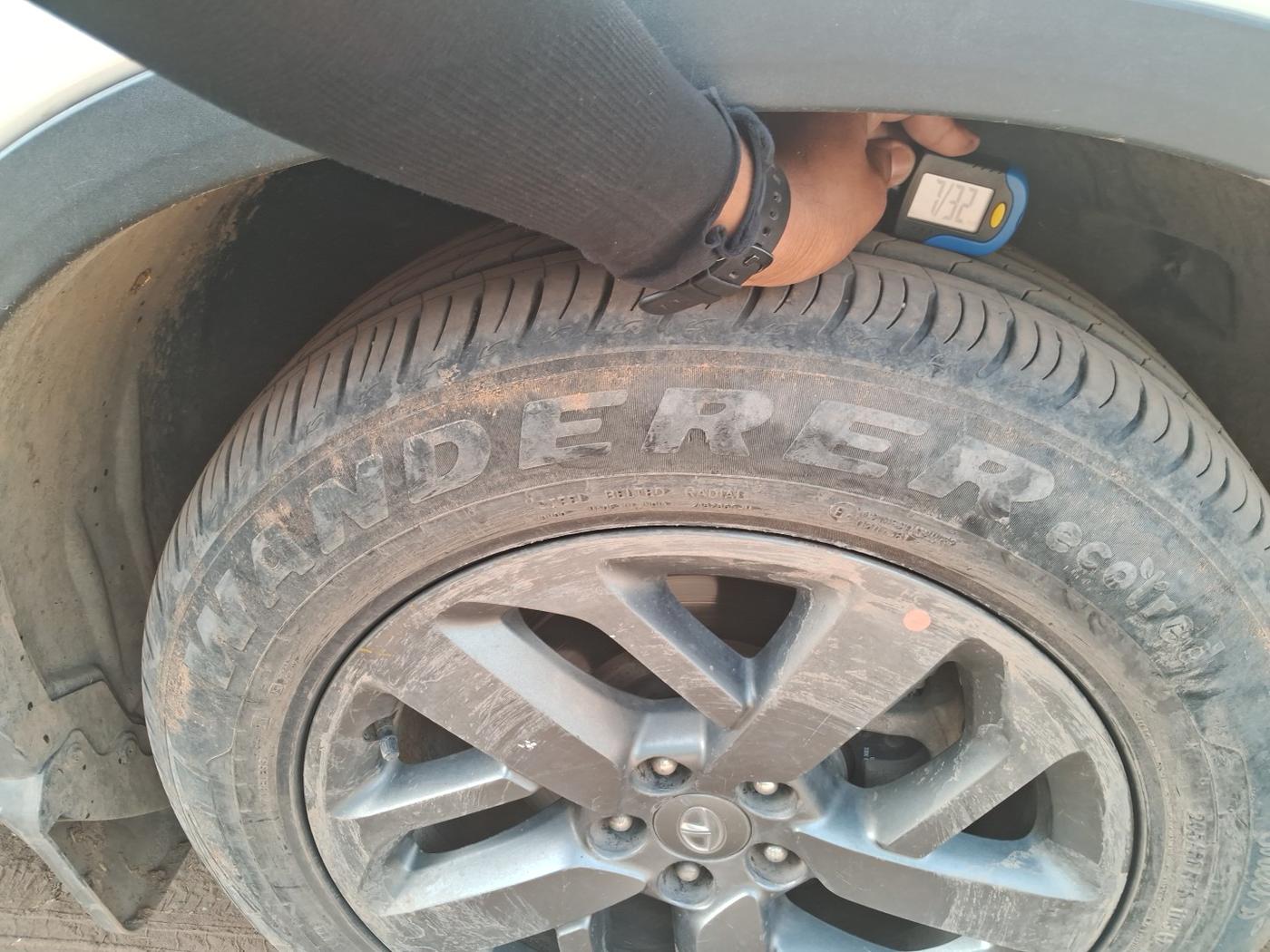 2021 Tata Safari XT PLUS, Diesel, Manual, 1,23,549 km, tyre
