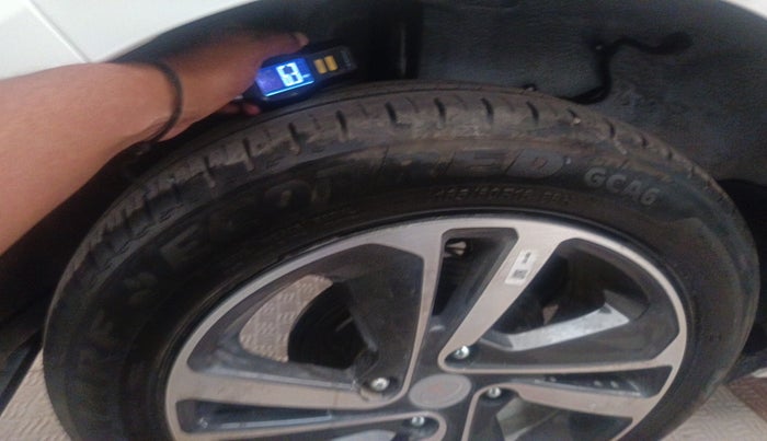 2025 Tata ALTROZ XZA + SUNROOF, Petrol, Automatic, 4,698 km, tyre