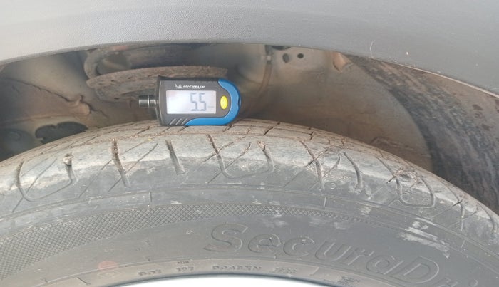 2016 Hyundai Creta E PLUS 1.4 DIESEL, Diesel, Manual, 1,10,075 km, tyre