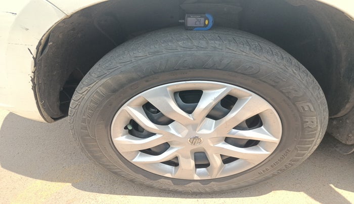2017 Nissan Terrano XE (D), Diesel, Manual, 1,71,124 km, tyre