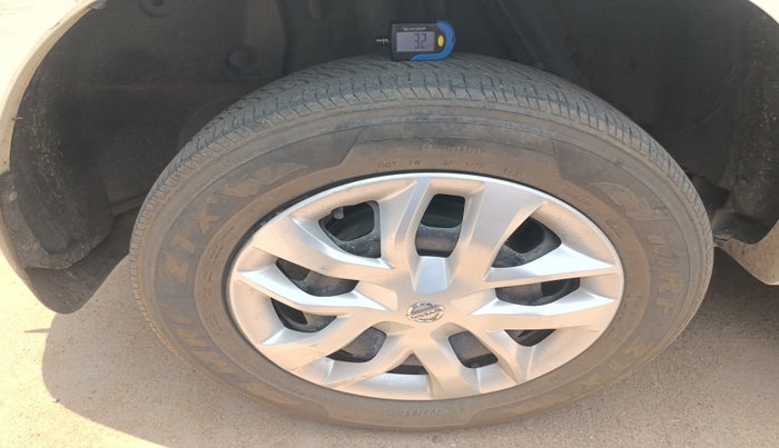 2017 Nissan Terrano XE (D), Diesel, Manual, 1,71,124 km, tyre