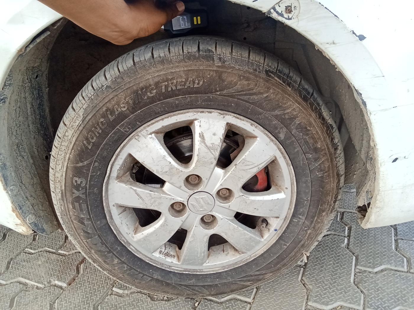 2013 Maruti Swift Dzire VDI, Diesel, Manual, 1,39,885 km, tyre