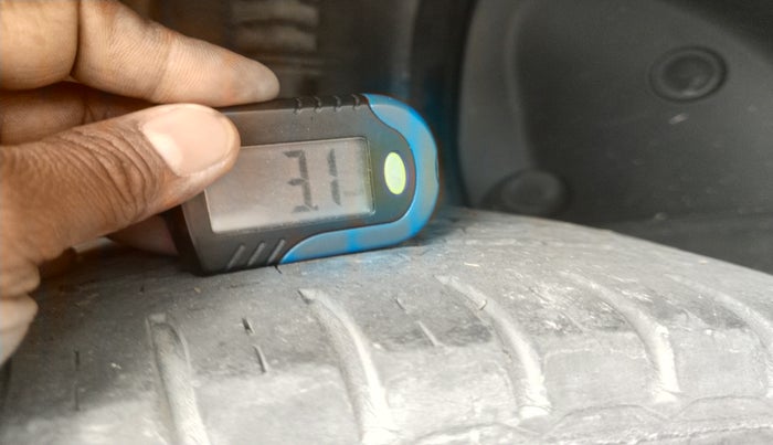 2017 Renault Duster 85 PS RXS MT DIESEL, Diesel, Manual, 99,210 km, tyre