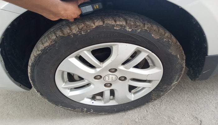 2013 Maruti Swift Dzire ZDI, Diesel, Manual, 1,88,000 km, tyre