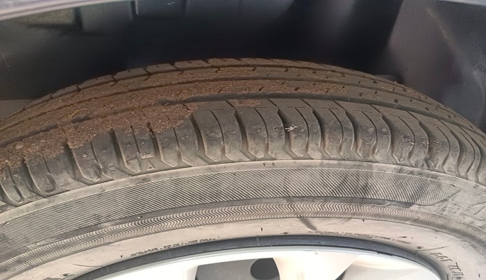 2019 Maruti Swift VXI, Petrol, Manual, 18,465 km, tyre