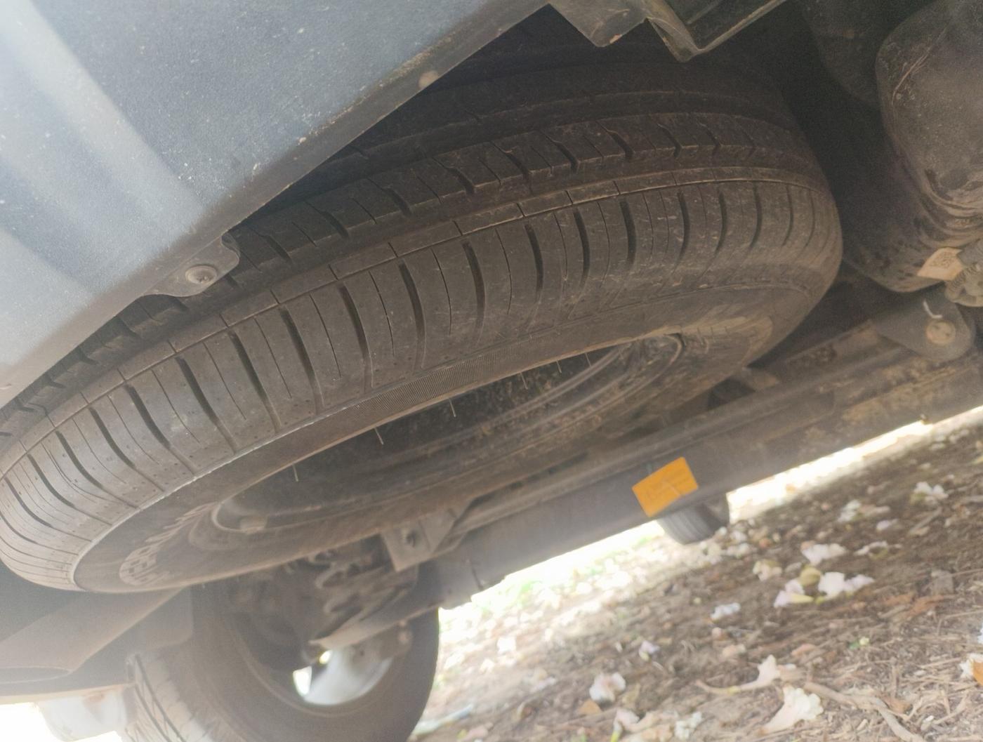 2023 Tata Safari XT PLUS DARK EDITION, Diesel, Manual, 26,705 km, tyre