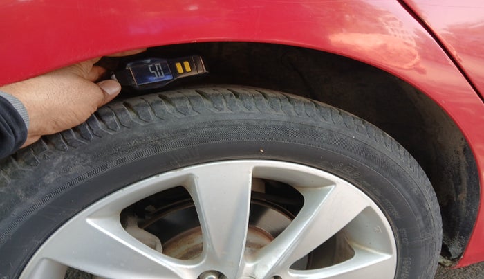 2013 Hyundai Verna FLUIDIC 1.6 VTVT SX, Petrol, Manual, 1,37,752 km, tyre