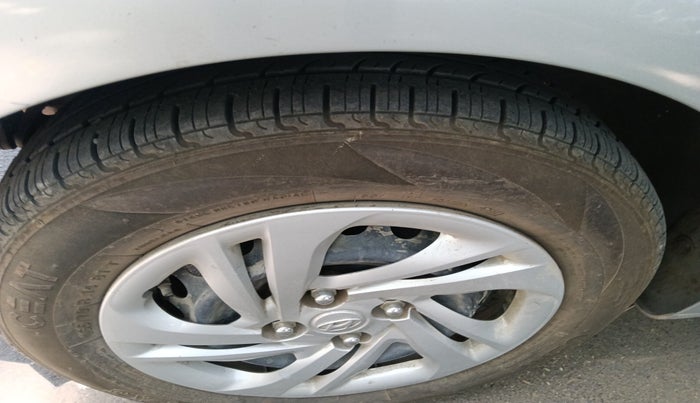 2020 Hyundai AURA S 1.2, Petrol, Manual, 84,438 km, tyre
