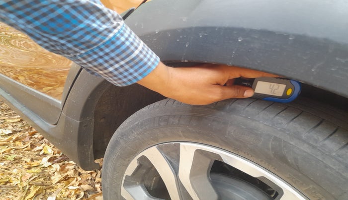 2017 Honda WR-V 1.2L I-VTEC VX MT, Petrol, Manual, 85,217 km, tyre