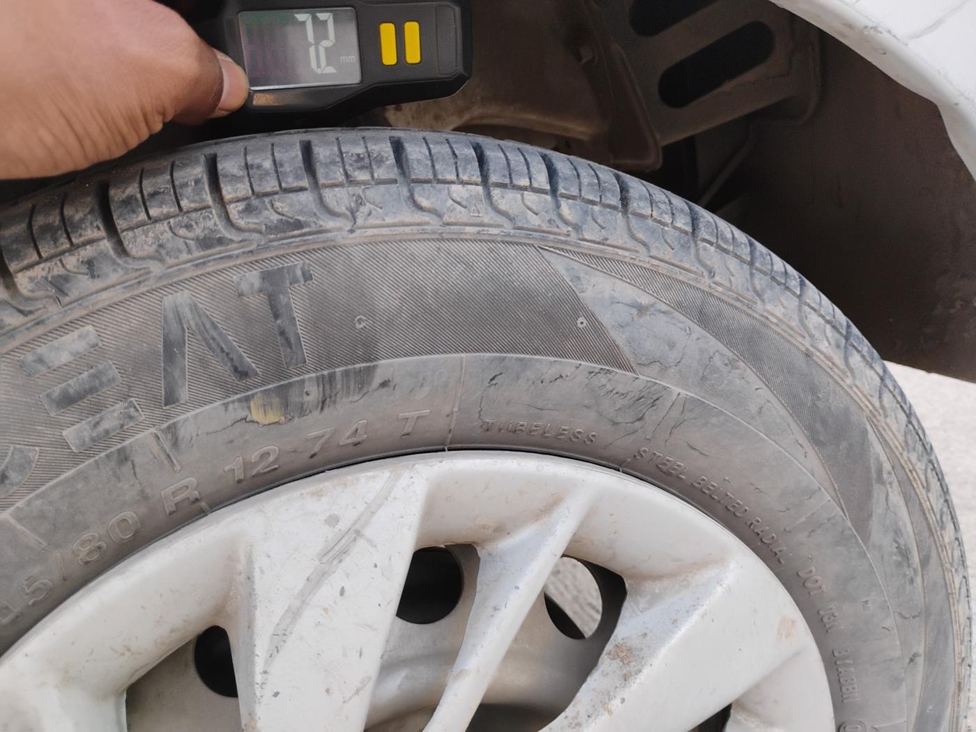 2015 Hyundai Eon ERA +, Petrol, Manual, 58,552 km, tyre
