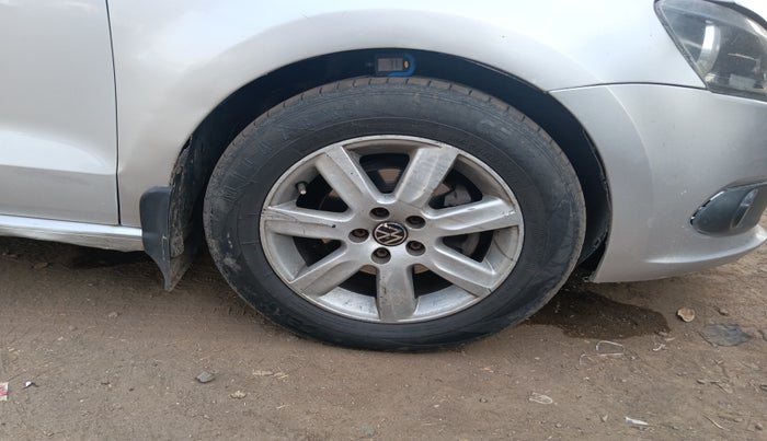 2012 Volkswagen Vento HIGHLINE DIESEL 1.6, Diesel, Manual, 1,22,382 km, tyre