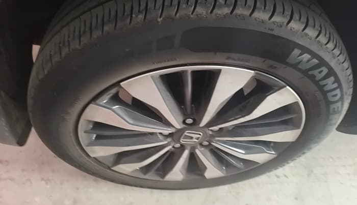 2024 Honda ELEVATE ZX CVT Dual Tone, Petrol, Automatic, 10,677 km, tyre