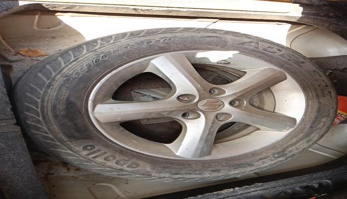 2007 Maruti SX4 ZXI, Petrol, Manual, 78,544 km, tyre
