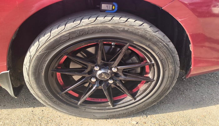 2018 Toyota YARIS VX CVT, Petrol, Automatic, 68,525 km, tyre