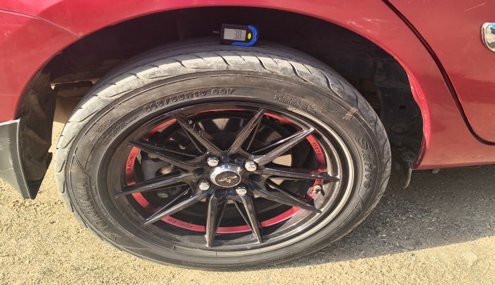 2018 Toyota YARIS VX CVT, Petrol, Automatic, 68,525 km, tyre