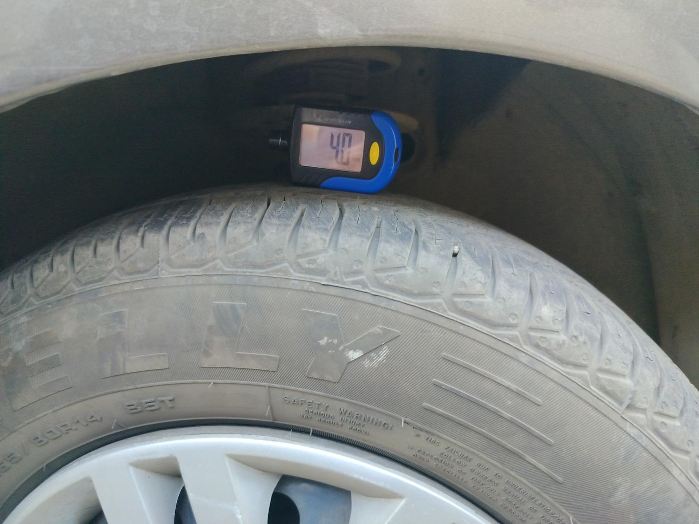 2019 Maruti Dzire VXI AMT, Petrol, Automatic, 89,991 km, tyre