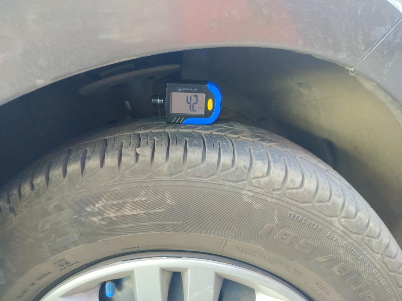 2019 Maruti Dzire VXI AMT, Petrol, Automatic, 89,991 km, tyre
