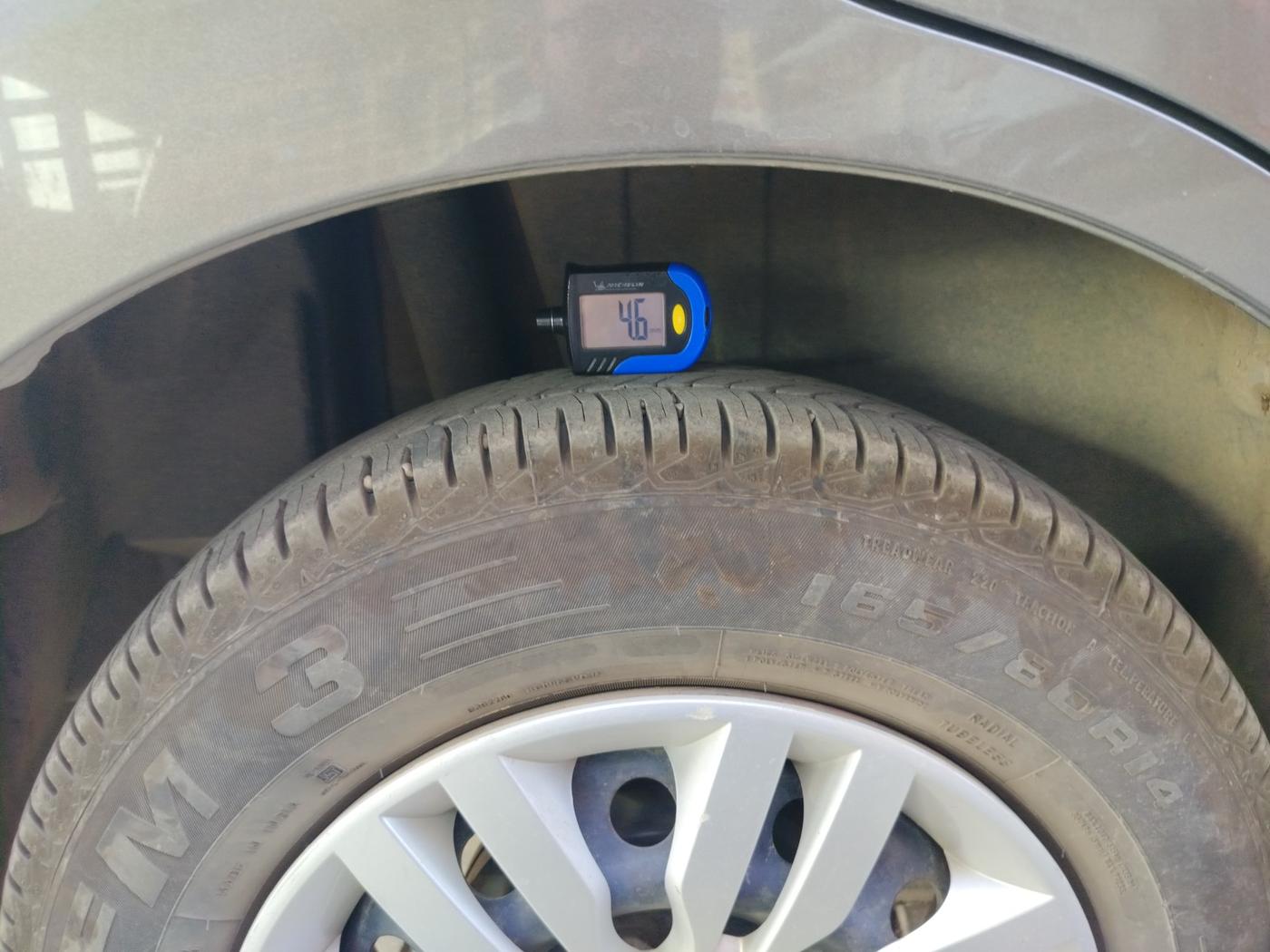 2019 Maruti Dzire VXI AMT, Petrol, Automatic, 89,991 km, tyre