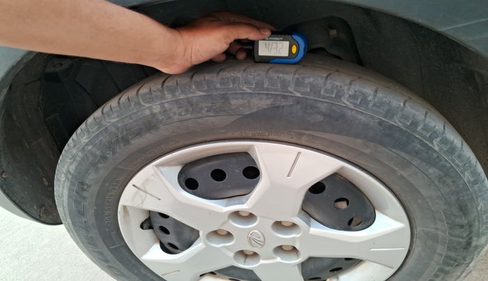 2022 Mahindra XUV300 W6 1.2 PETROL, Petrol, Manual, 76,922 km, tyre