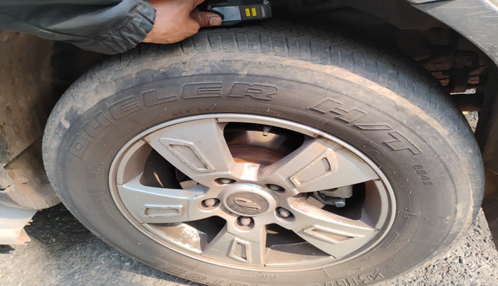 2012 Mahindra XUV500 W8, Diesel, Manual, 1,60,090 km, tyre