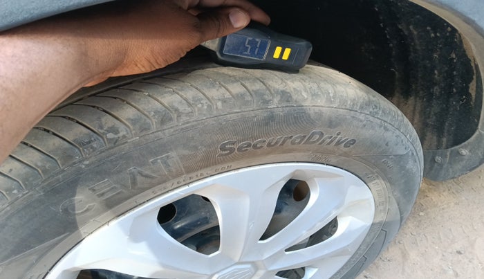 2022 MG ASTOR STYLE EX 1.5 MT, Petrol, Manual, 21,575 km, tyre