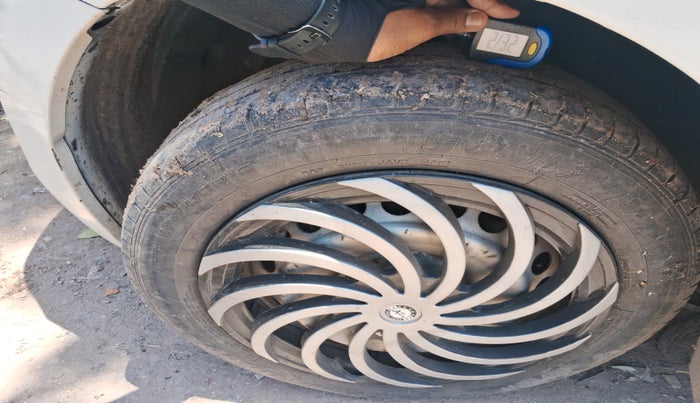 2015 Maruti Baleno SIGMA DIESEL 1.3, Diesel, Manual, 77,744 km, tyre