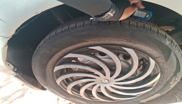 2015 Maruti Baleno SIGMA DIESEL 1.3, Diesel, Manual, 77,744 km, tyre