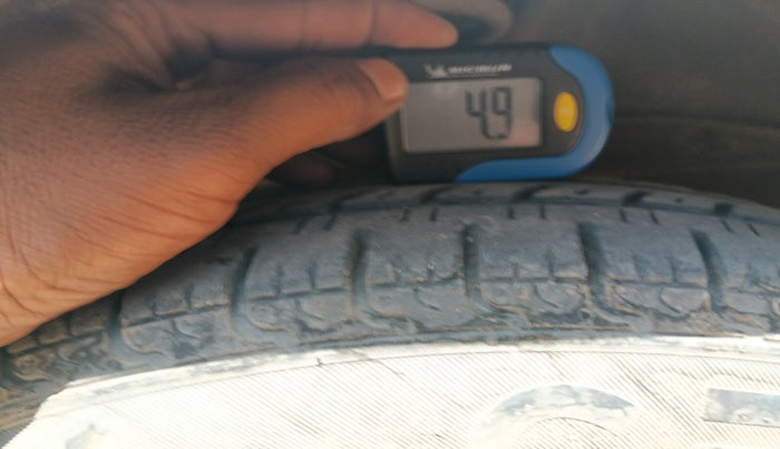 2014 Hyundai i10 SPORTZ 1.1, Petrol, Manual, 1,09,984 km, tyre