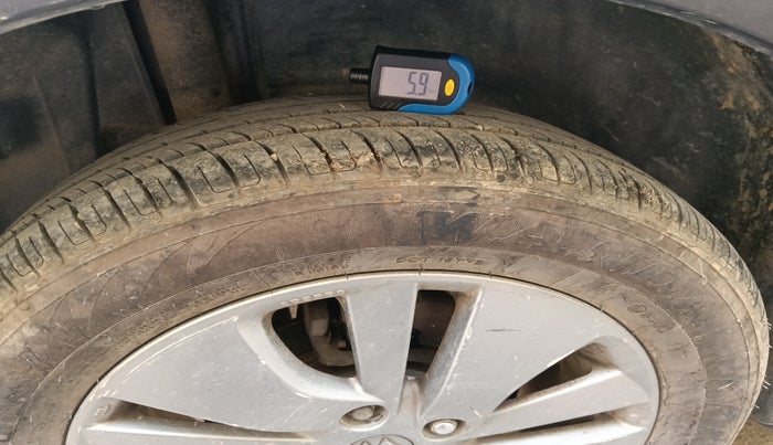 2016 Maruti S Cross ALPHA 1.3, Diesel, Manual, 1,62,275 km, tyre