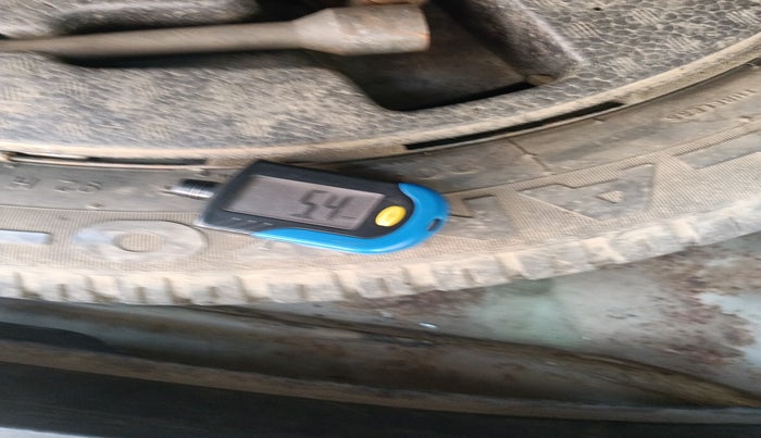 2016 Maruti S Cross ALPHA 1.3, Diesel, Manual, 1,62,275 km, tyre