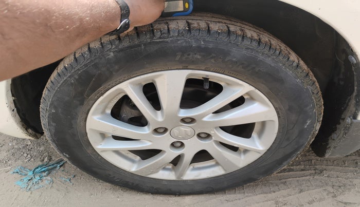 2013 Maruti Swift ZXI, Petrol, Manual, 41,400 km, tyre