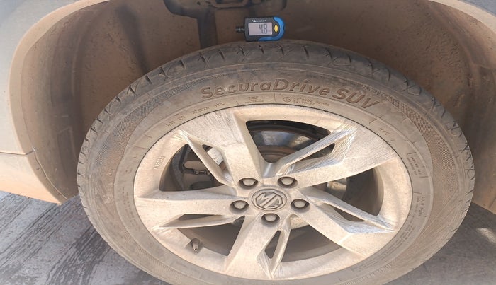 2021 MG HECTOR SUPER 1.5 PETROL, Petrol, Manual, 83,724 km, tyre