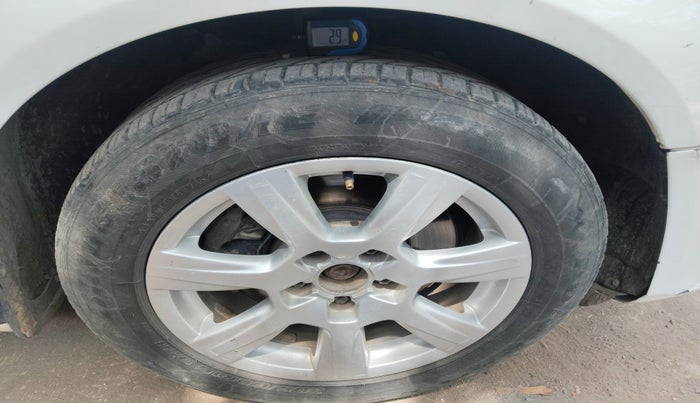 2010 Audi A4 2.0 TDI, Diesel, Automatic, 1,61,323 km, tyre